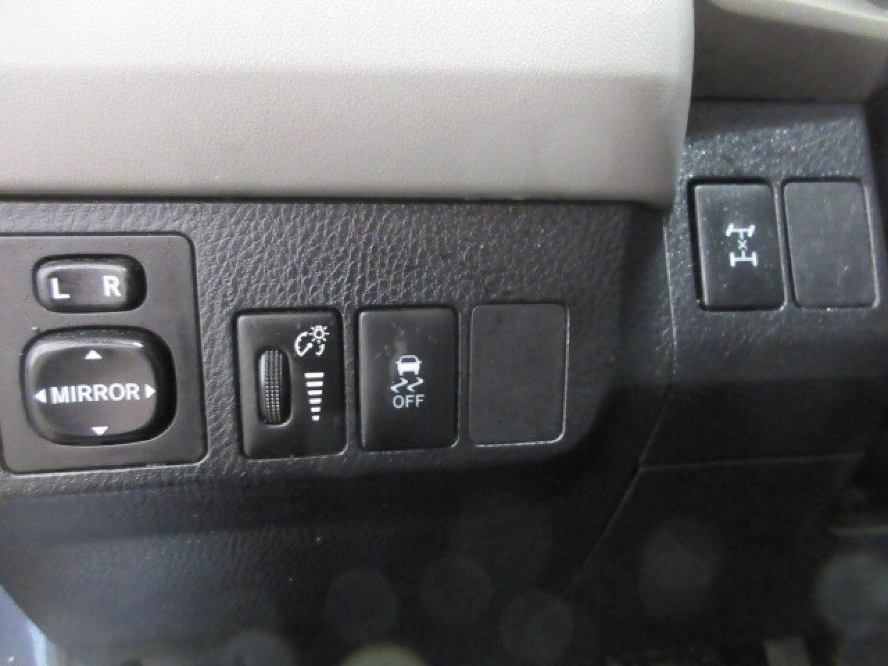 2013 Toyota RAV4 AWD LE, AUTO, A/C, BT, CAMERA, JUST 101K! Photo