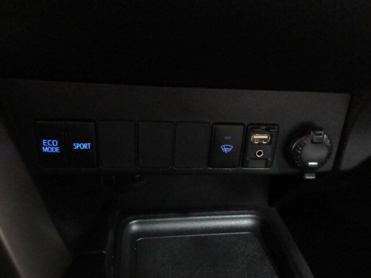 2013 Toyota RAV4 AWD LE, AUTO, A/C, BT, CAMERA, JUST 101K! Photo