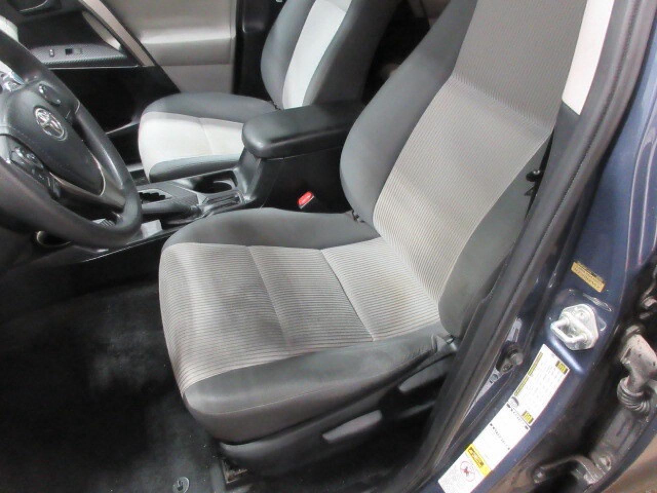 2013 Toyota RAV4 AWD LE, AUTO, A/C, BT, CAMERA, JUST 101K! Photo