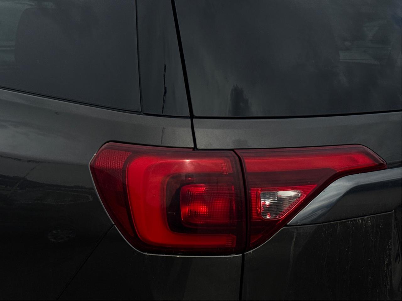 2019 GMC Acadia AWD 7 PASS HEATED SEATS! WE FINANCE ALL CREDIT! Photo