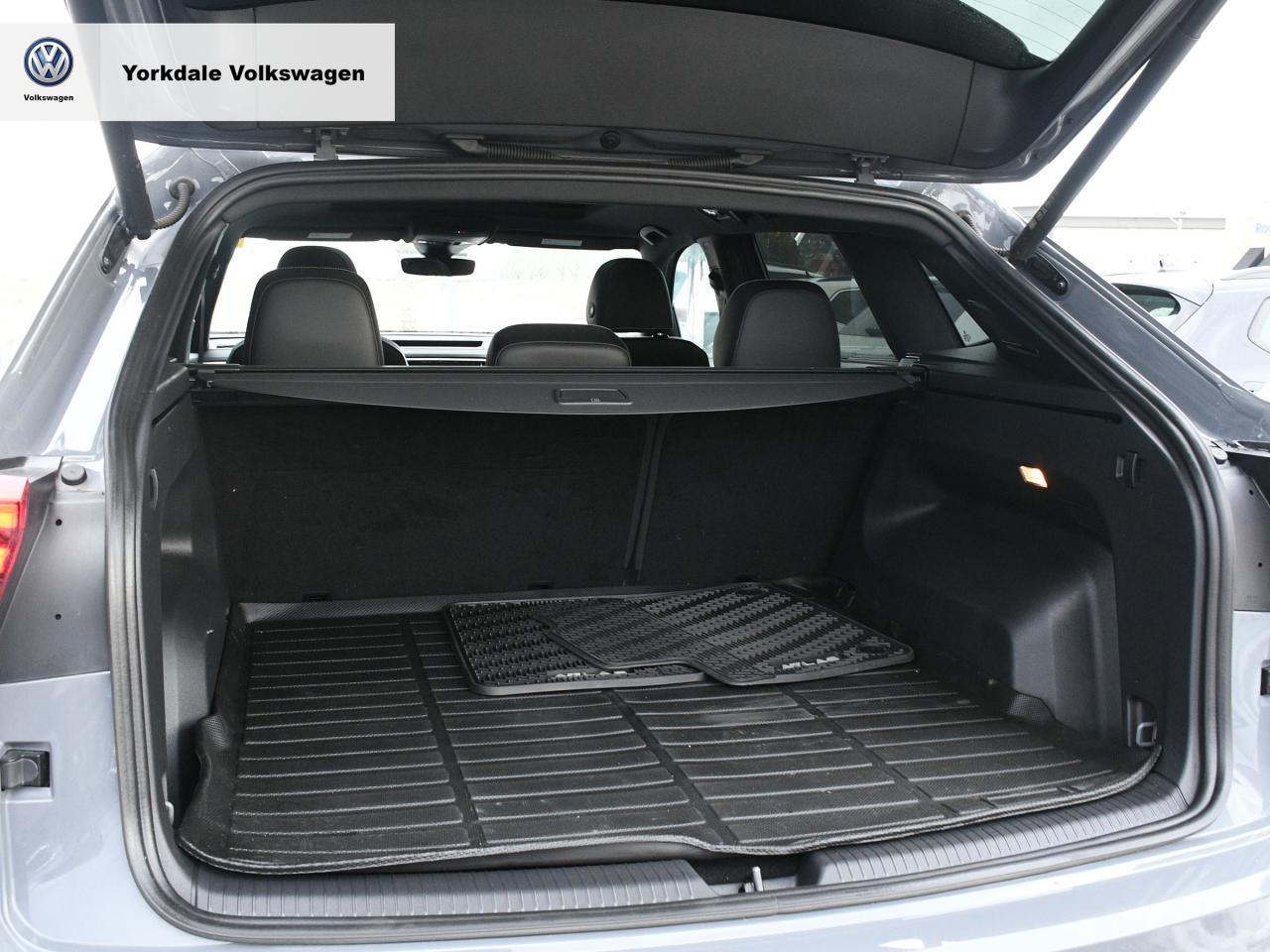 2023 Volkswagen Atlas Cross Sport  Photo