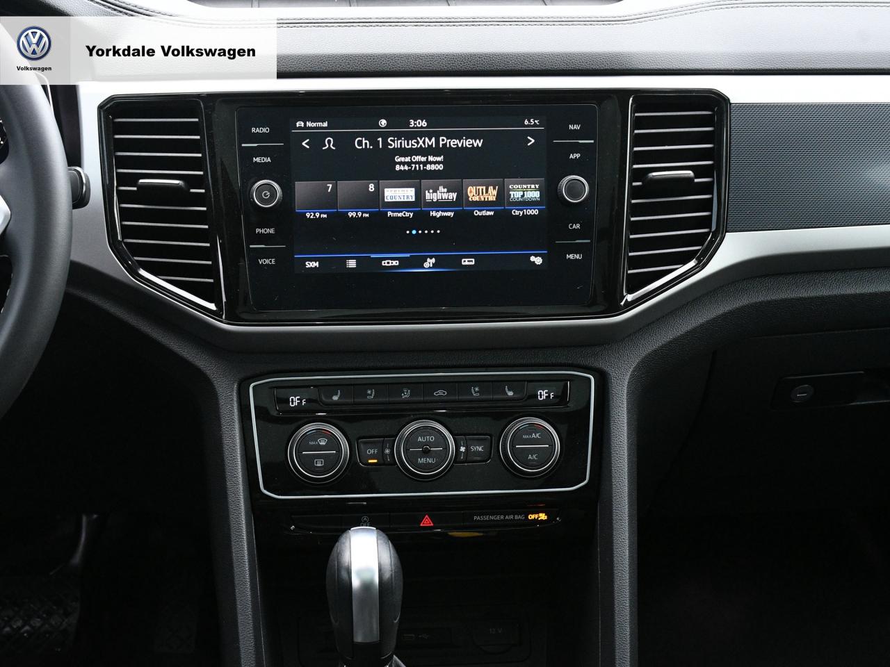 2023 Volkswagen Atlas Cross Sport  Photo