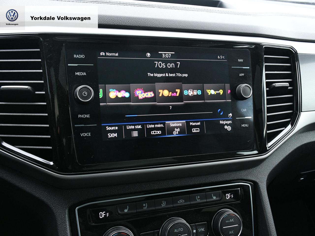 2023 Volkswagen Atlas Cross Sport  Photo