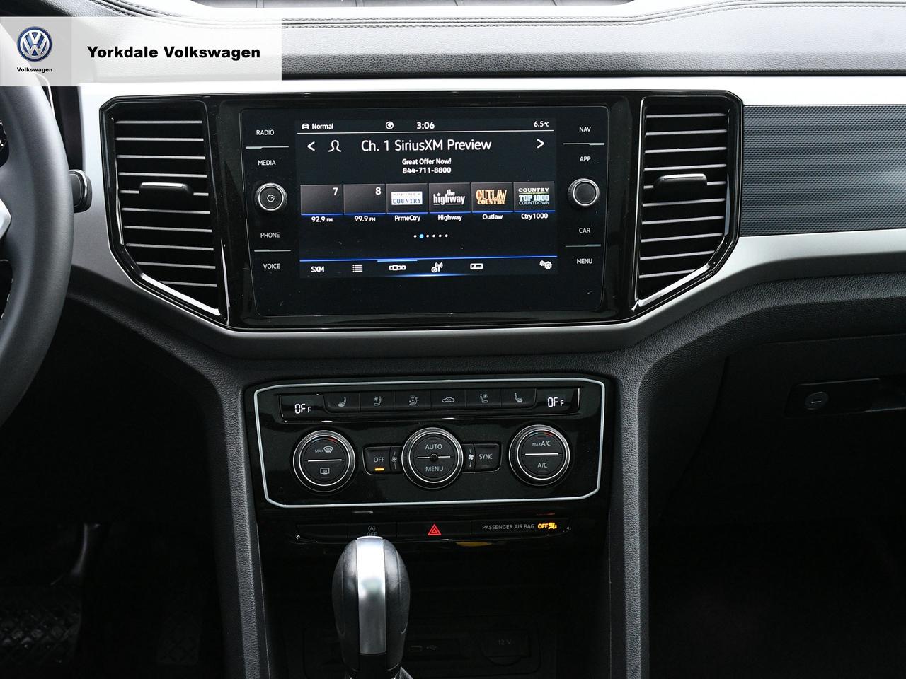 2023 Volkswagen Atlas Cross Sport  Photo