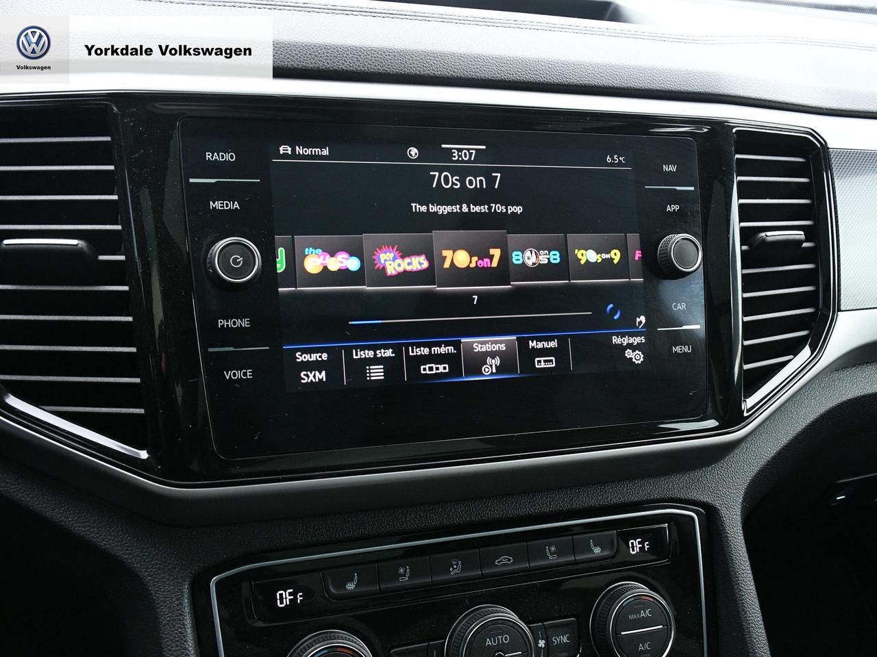 2023 Volkswagen Atlas Cross Sport  Photo