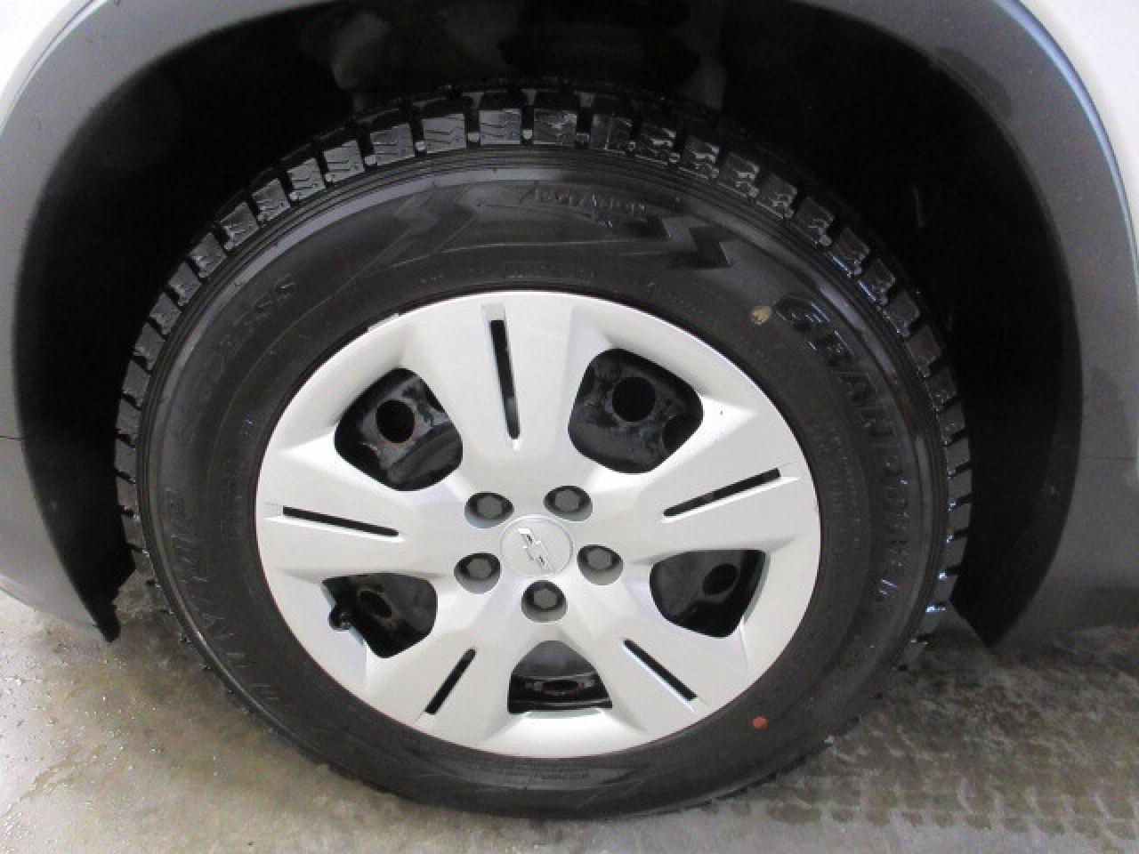 2016 Chevrolet Trax CLEAN CARFAX, LS, AUTO, A/C, JUST 93K! Photo