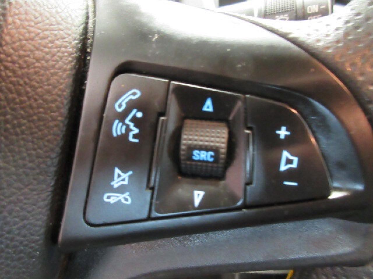 2016 Chevrolet Trax CLEAN CARFAX, LS, AUTO, A/C, JUST 93K! Photo