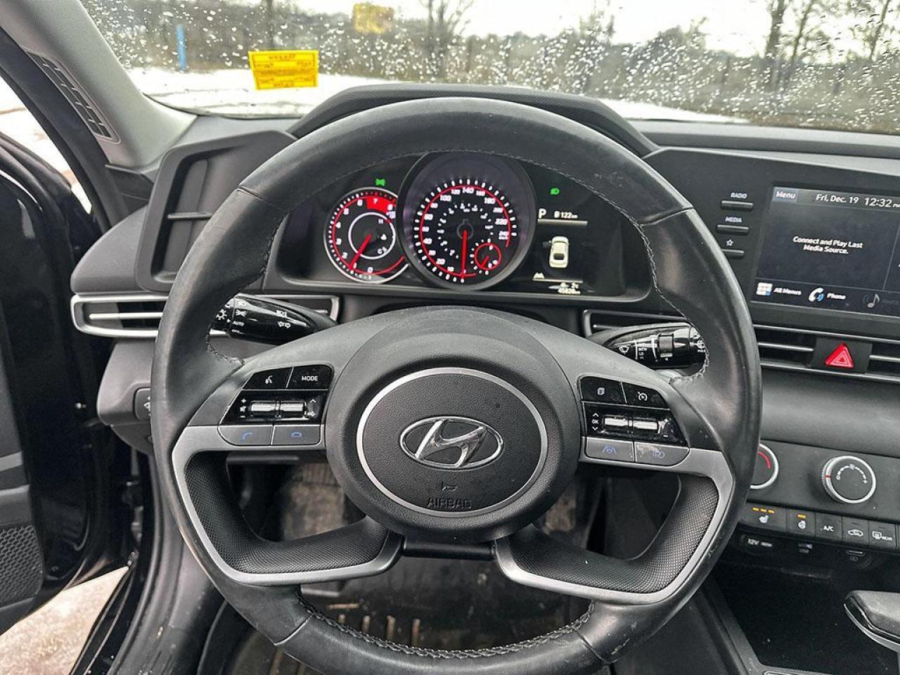 2023 Hyundai Elantra Preferred Photo