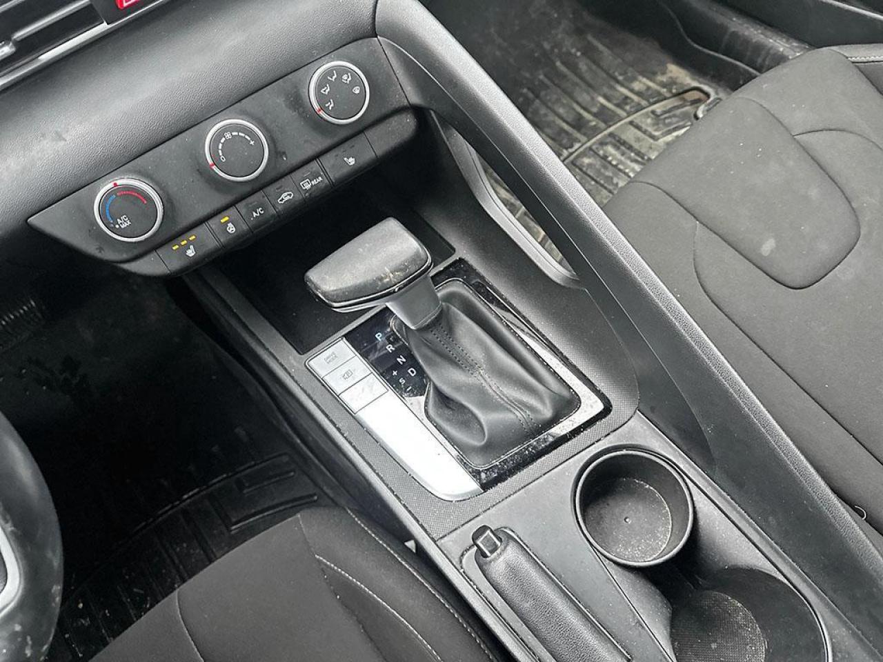 2023 Hyundai Elantra Preferred Photo