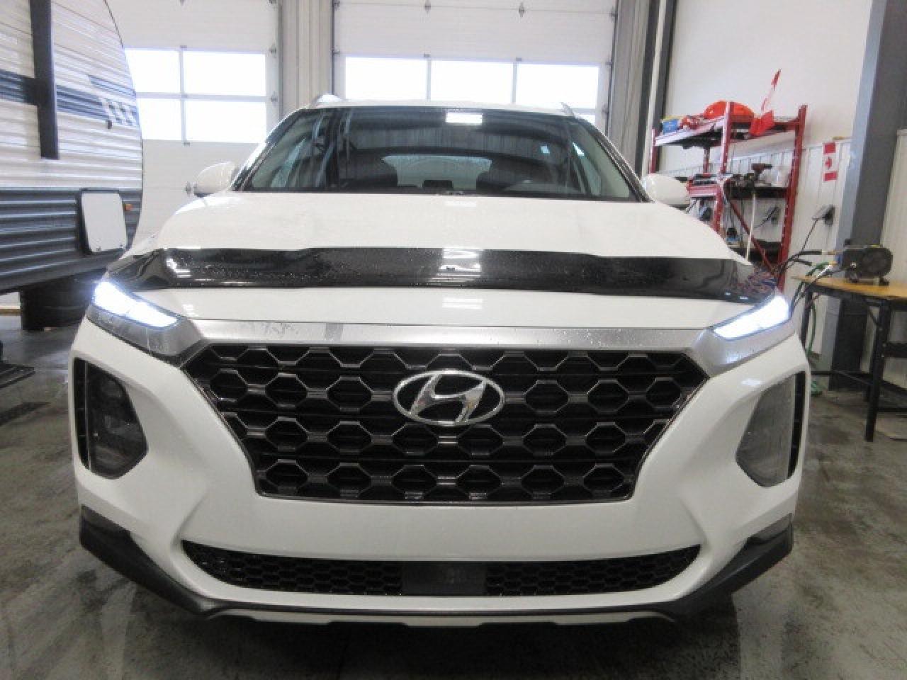 2019 Hyundai Santa Fe PREFERRED AWD, HTD. SEATS, APPLE/ANDROID, 89K! Photo