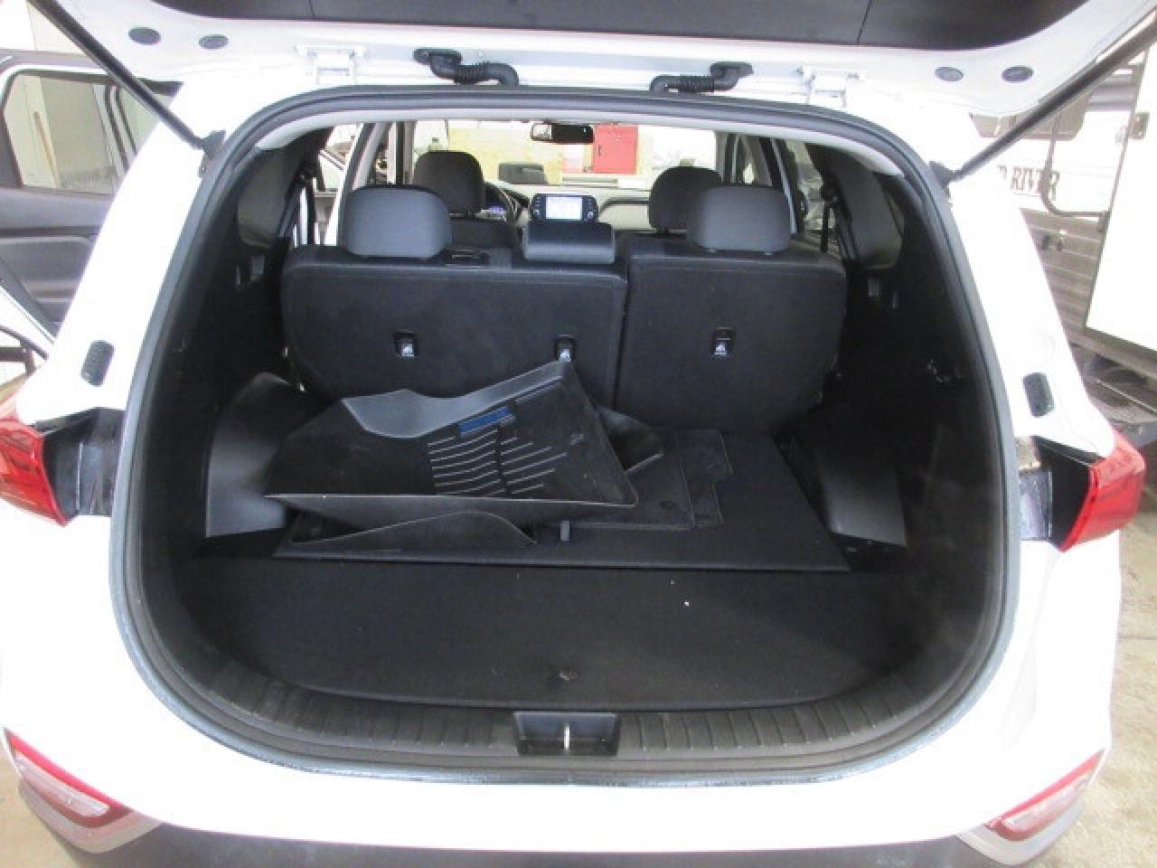 2019 Hyundai Santa Fe PREFERRED AWD, HTD. SEATS, APPLE/ANDROID, 89K! Photo