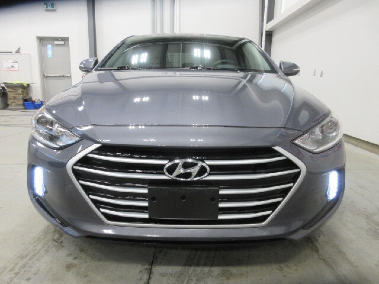 2017 Hyundai Elantra GL, AUTO, A/C, ALLOYS, APPLE/ANDROID, CAMERA, 82K! Photo2