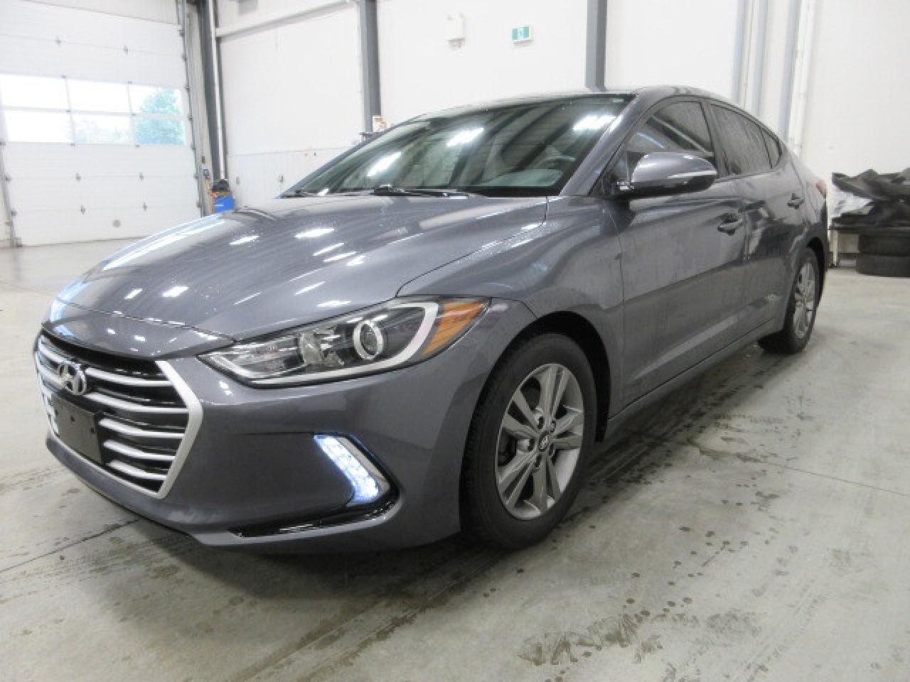 2017 Hyundai Elantra GL, AUTO, A/C, ALLOYS, APPLE/ANDROID, CAMERA, 82K! Photo3