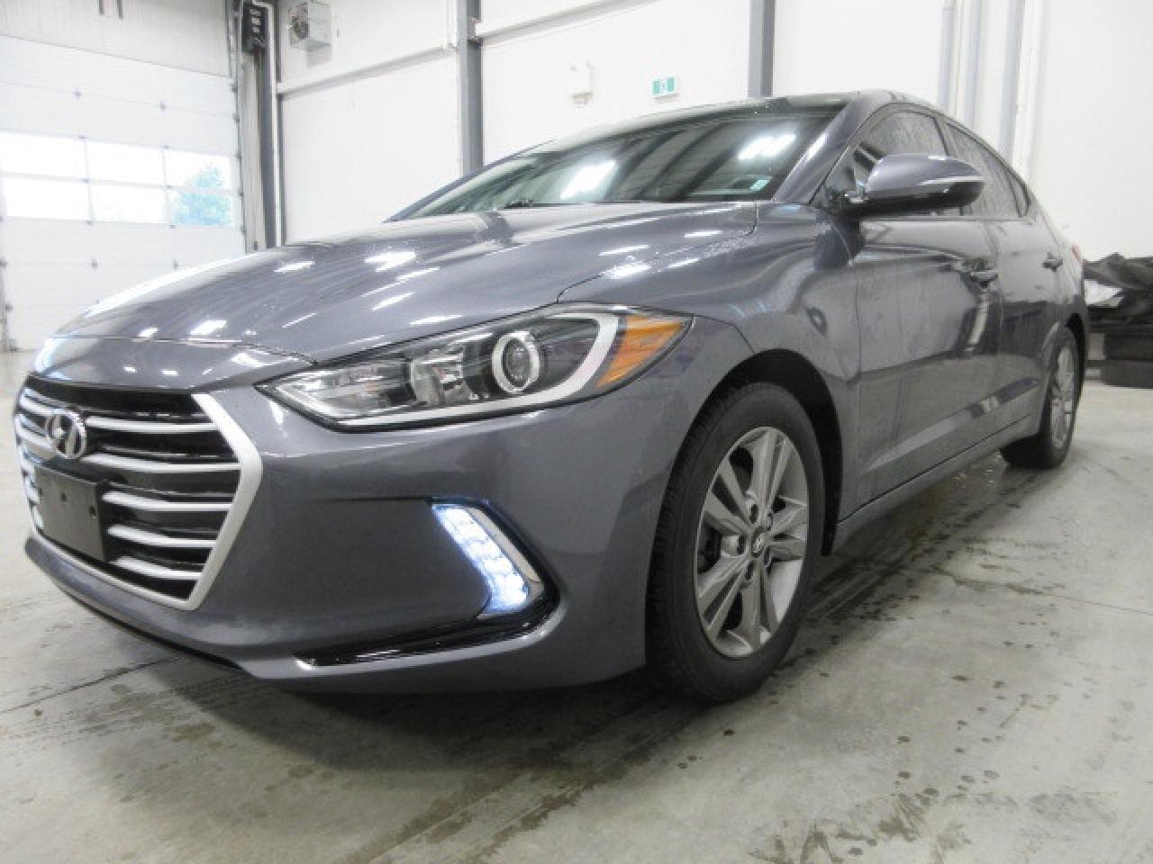 2017 Hyundai Elantra GL, AUTO, A/C, ALLOYS, APPLE/ANDROID, CAMERA, 82K! Photo