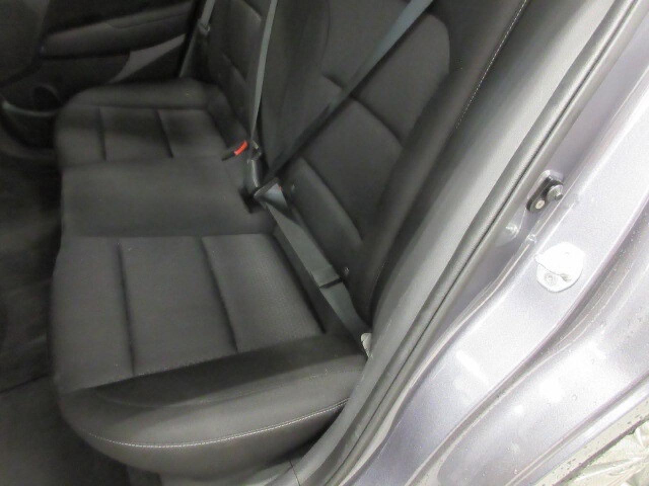 2017 Hyundai Elantra GL, AUTO, A/C, ALLOYS, APPLE/ANDROID, CAMERA, 82K! Photo