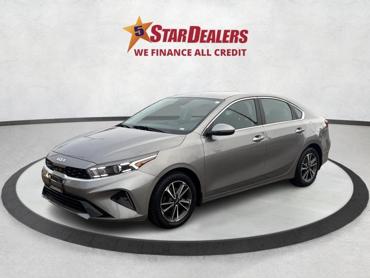 2022 Kia Forte EX IVT HEATED SEATS CLEAN! WE FINANCE ALL CREDIT Photo2