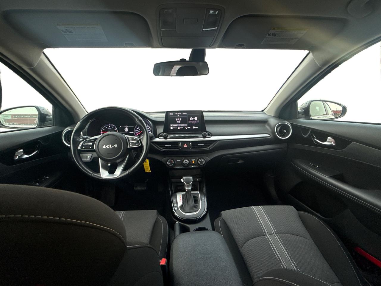 2022 Kia Forte EX IVT HEATED SEATS CLEAN! WE FINANCE ALL CREDIT Photo