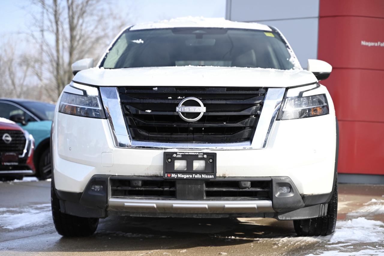 2024 Nissan Pathfinder SL / 8 RIDER /LEATHER/ NAVIGATION / PANO ROOF Photo