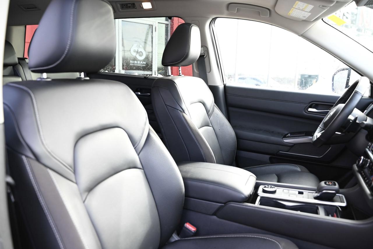 2024 Nissan Pathfinder SL / LEATHER / NAVIGATION / PANO ROOF Photo