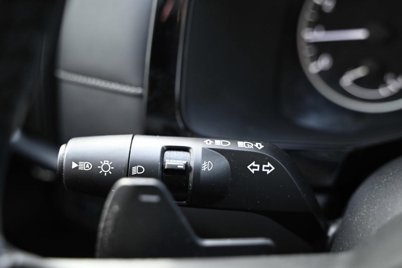 2024 Nissan Pathfinder SL / LEATHER / NAVIGATION / PANO ROOF Photo