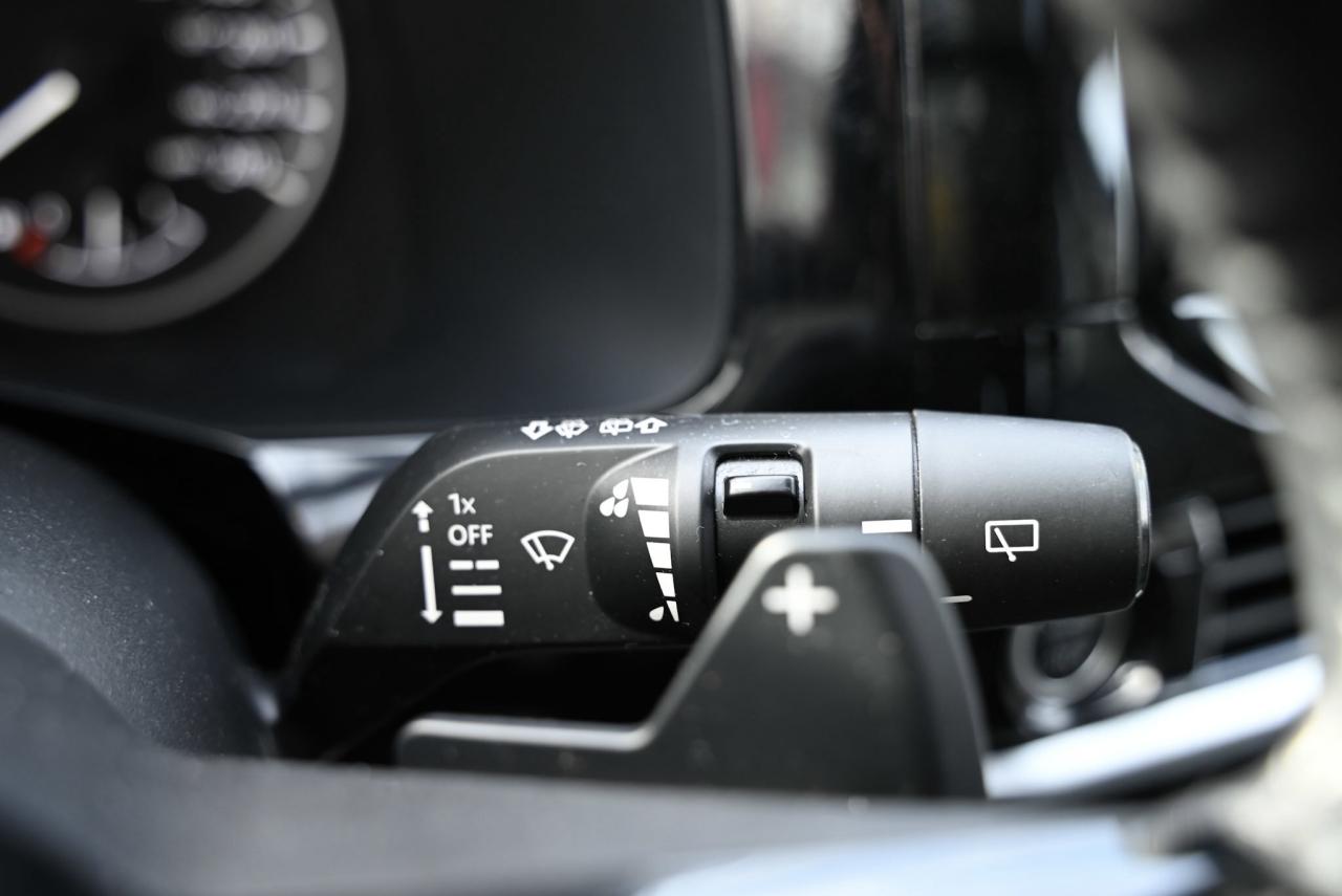 2024 Nissan Pathfinder SL / 8 RIDER /LEATHER/ NAVIGATION / PANO ROOF Photo