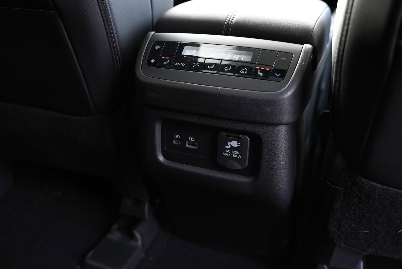 2024 Nissan Pathfinder SL / 8 RIDER /LEATHER/ NAVIGATION / PANO ROOF Photo