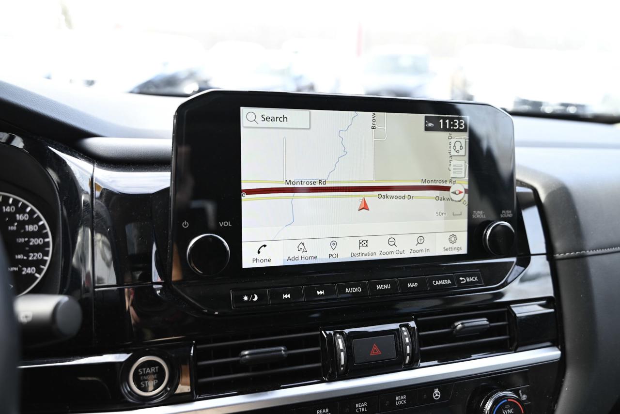 2024 Nissan Pathfinder SL / 8 RIDER /LEATHER/ NAVIGATION / PANO ROOF Photo