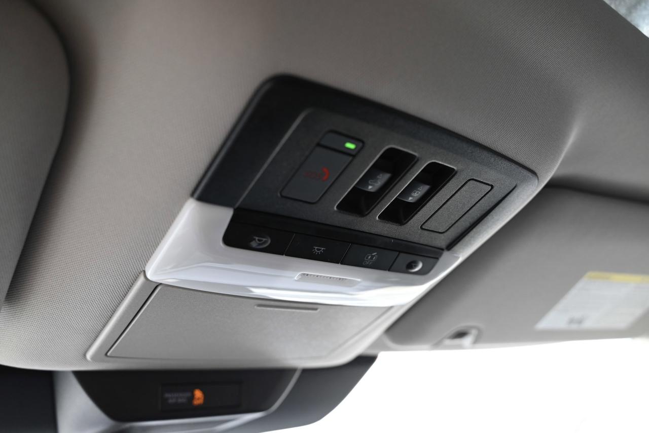 2024 Nissan Pathfinder SL / LEATHER / NAVIGATION / PANO ROOF Photo