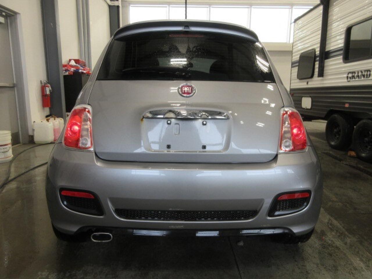 2015 Fiat 500 SPORT, 5 SPD, A/C, BT, ALLOYS, JUST 119K! Photo
