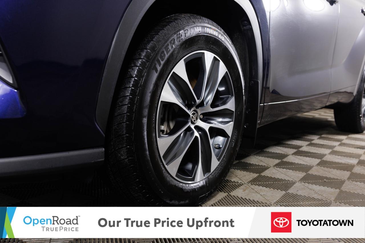 2020 Toyota Highlander XLE! ACCIDENT FREE! ELIGIBLE FOR OPEN ROAD LEASING Photo