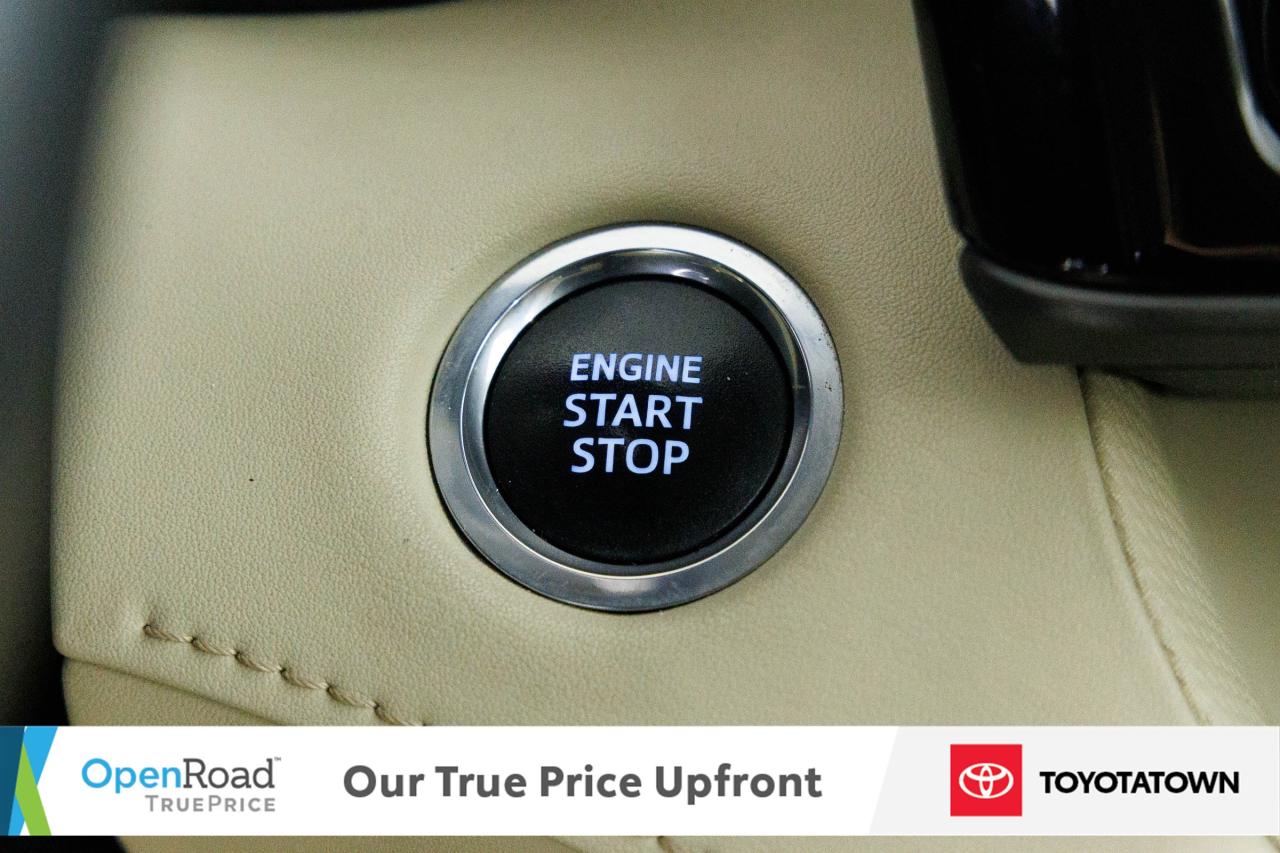 2020 Toyota Highlander XLE! ACCIDENT FREE! ELIGIBLE FOR OPEN ROAD LEASING Photo