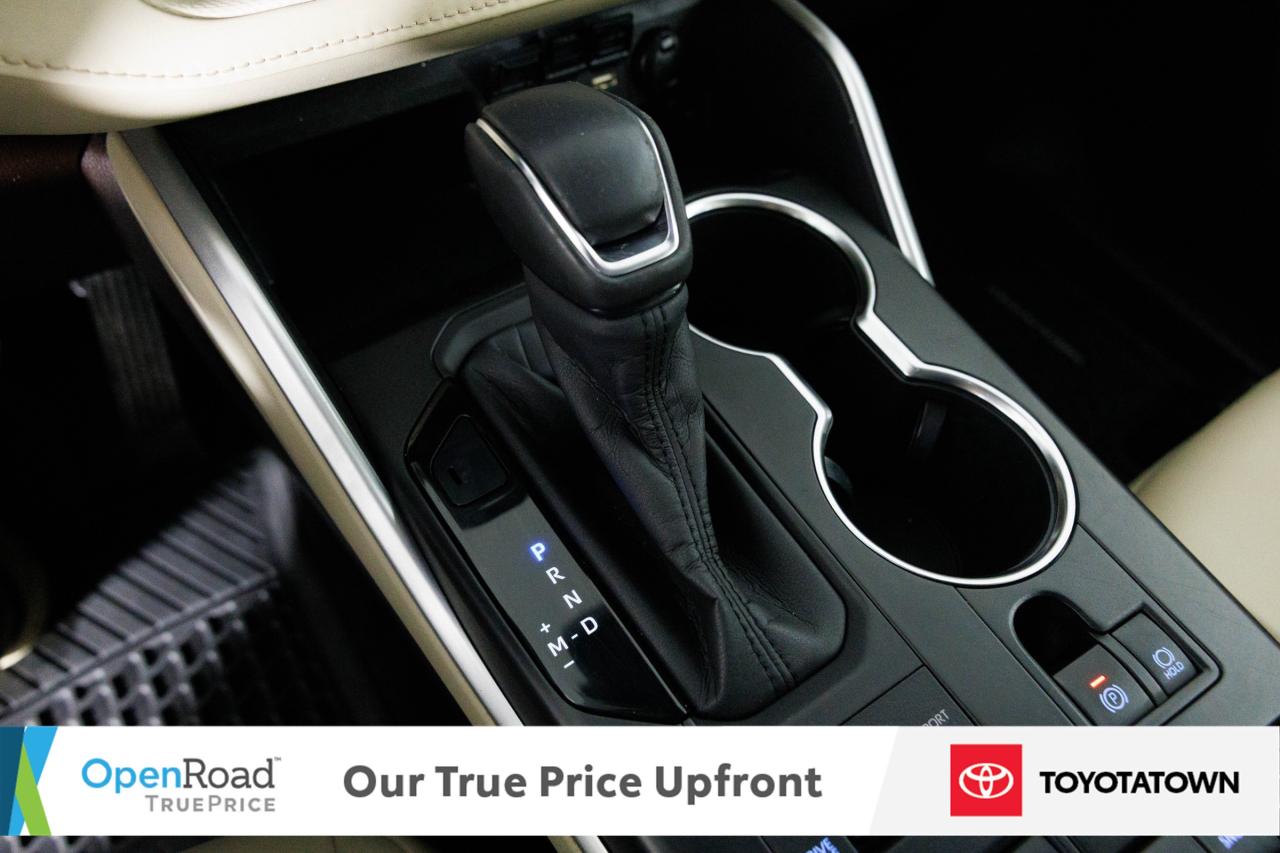 2020 Toyota Highlander XLE! ACCIDENT FREE! ELIGIBLE FOR OPEN ROAD LEASING Photo