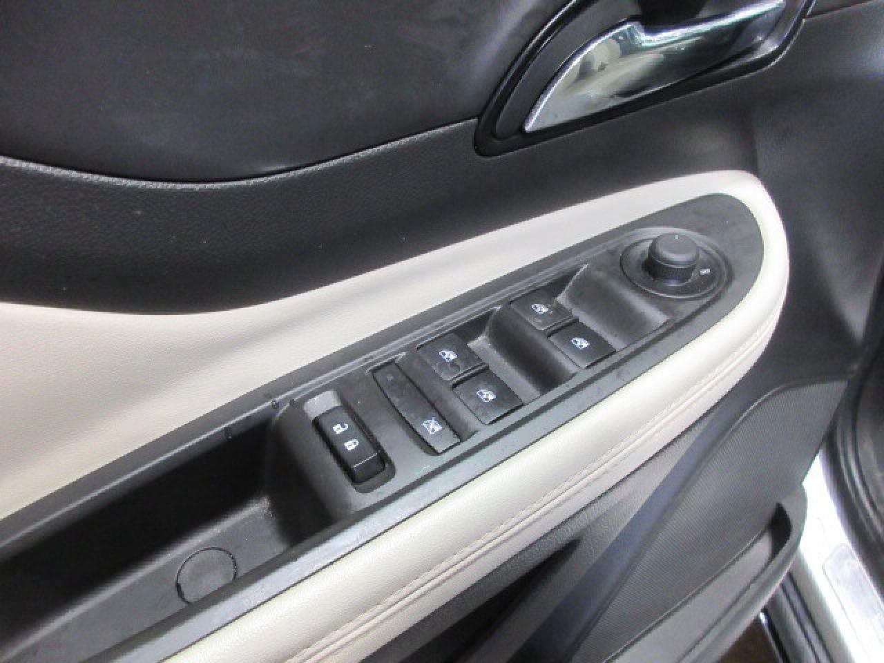 2019 Buick Encore AWD ESSENCE, HTD. LEATHER, APPLE/ANDROID, 57K! Photo