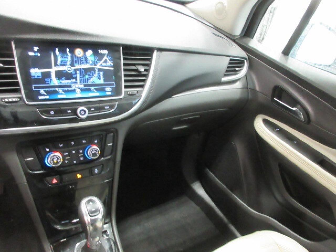 2019 Buick Encore AWD ESSENCE, HTD. LEATHER, APPLE/ANDROID, 57K! Photo