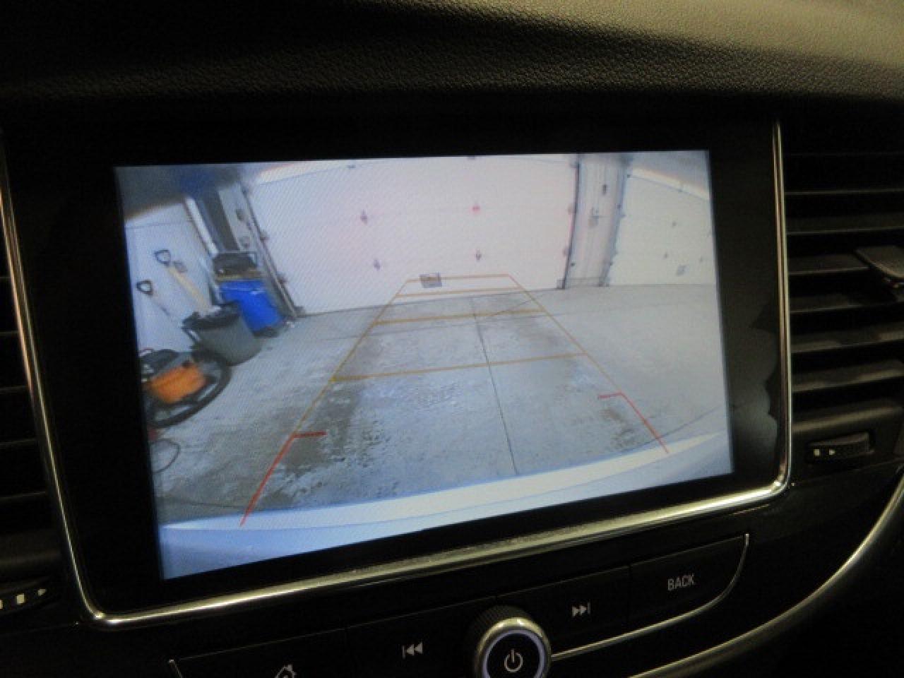 2019 Buick Encore AWD ESSENCE, HTD. LEATHER, APPLE/ANDROID, 57K! Photo