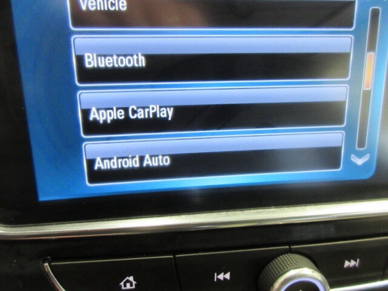 2019 Buick Encore AWD ESSENCE, HTD. LEATHER, APPLE/ANDROID, 57K! Photo