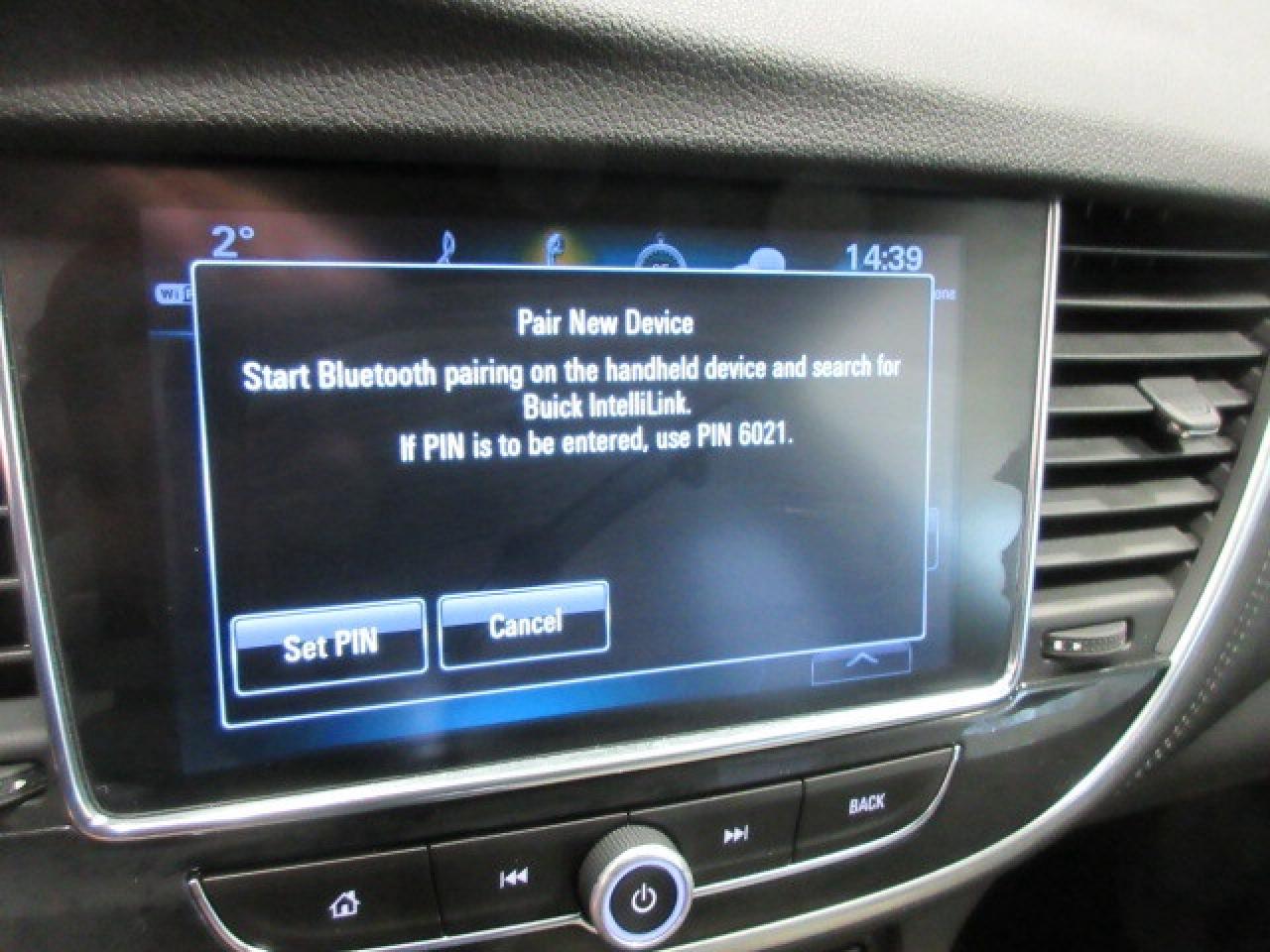 2019 Buick Encore AWD ESSENCE, HTD. LEATHER, APPLE/ANDROID, 57K! Photo