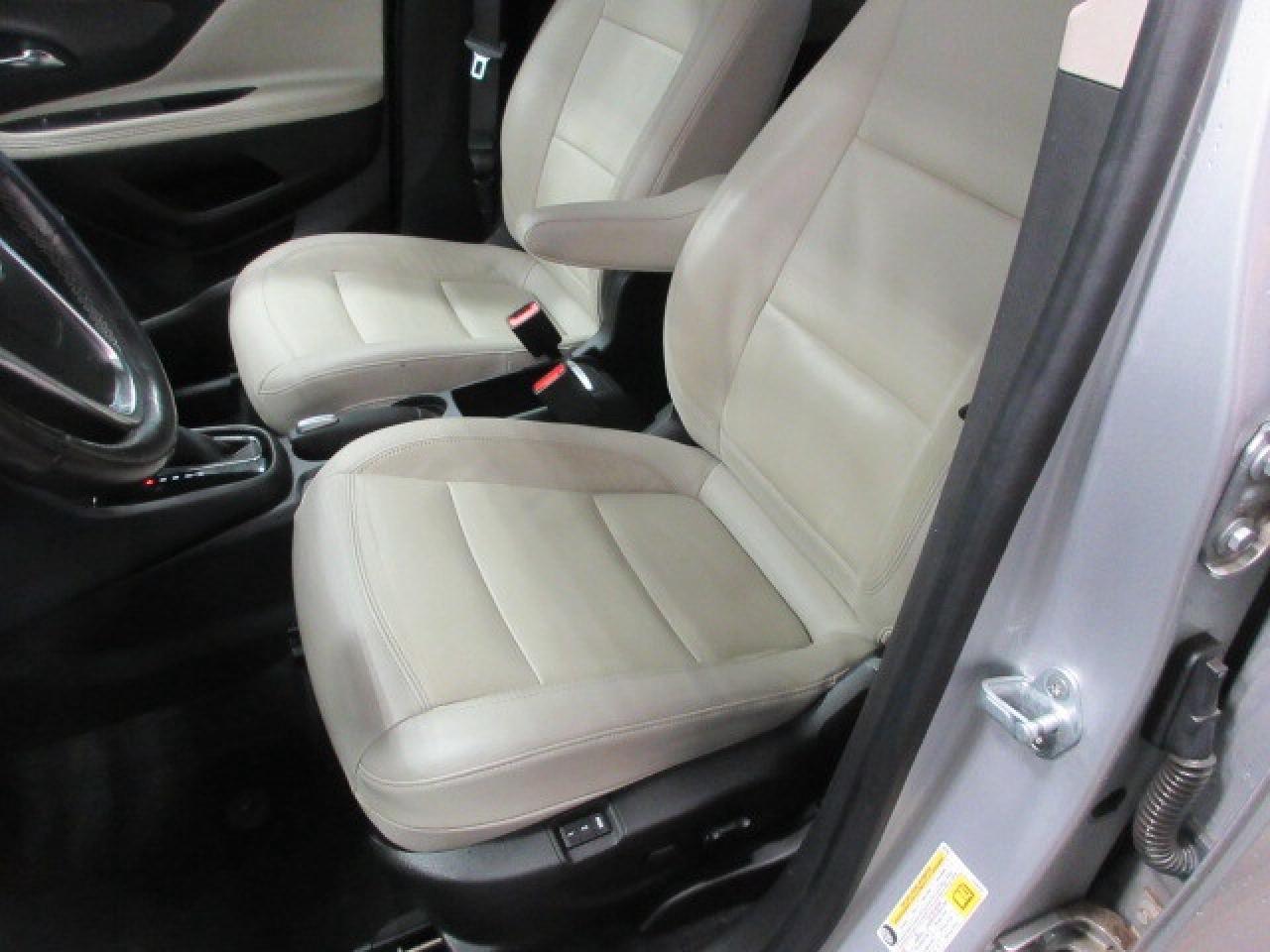 2019 Buick Encore AWD ESSENCE, HTD. LEATHER, APPLE/ANDROID, 57K! Photo