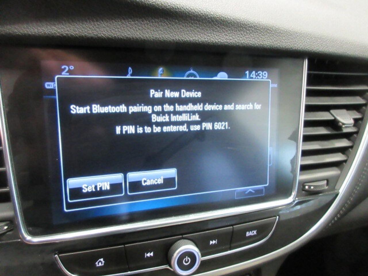 2019 Buick Encore AWD ESSENCE, HTD. LEATHER, APPLE/ANDROID, 57K! Photo