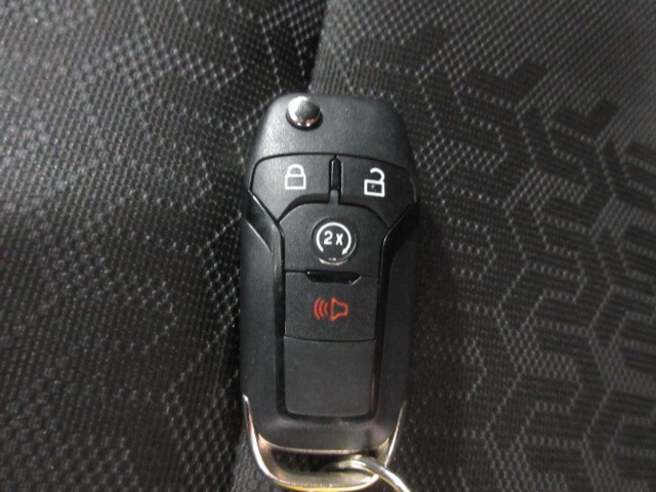 2019 Ford F-150 FX4 CREW 4X4, NAV, APPLE/ANDROID, 107K! Photo