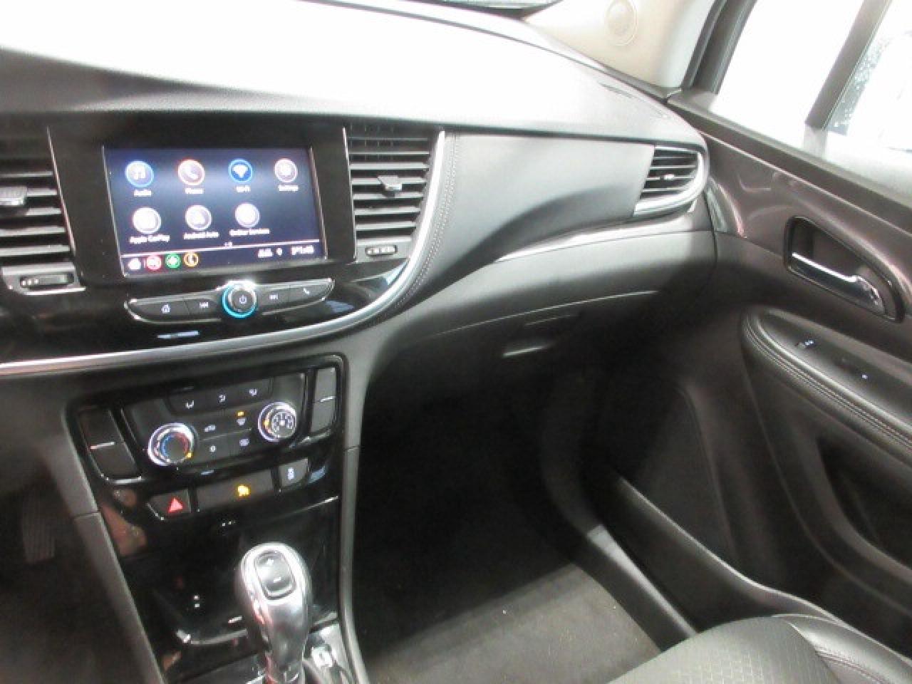 2022 Buick Encore AWD PREFERRED, APPLE/ANDROID, A/C, ALLOYS, 76K! Photo