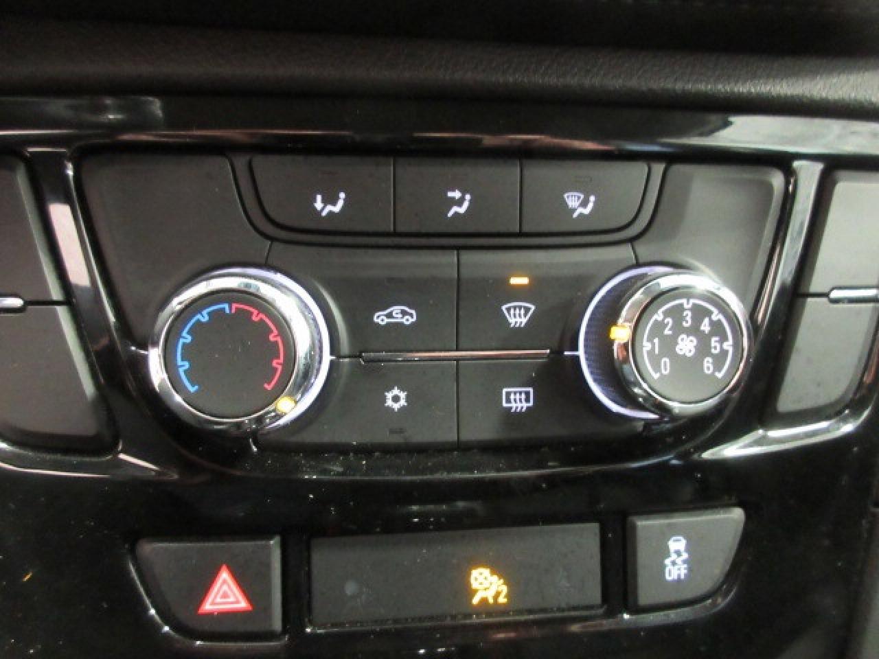 2022 Buick Encore AWD PREFERRED, APPLE/ANDROID, A/C, ALLOYS, 76K! Photo