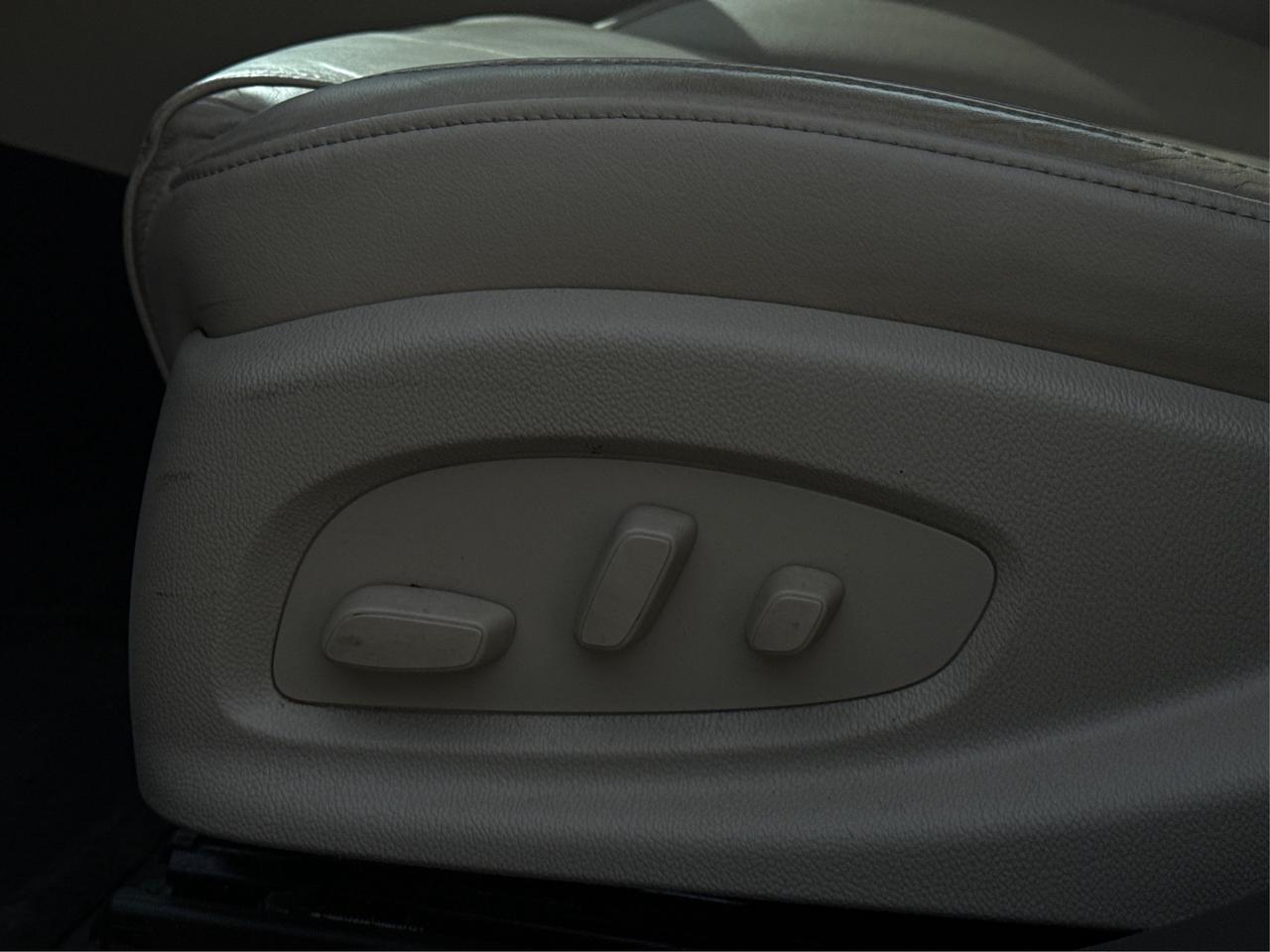 2016 Buick LaCrosse HEATED SEATS REAR CAM CLEAN WE FINANCE ALL CREDIT! Photo