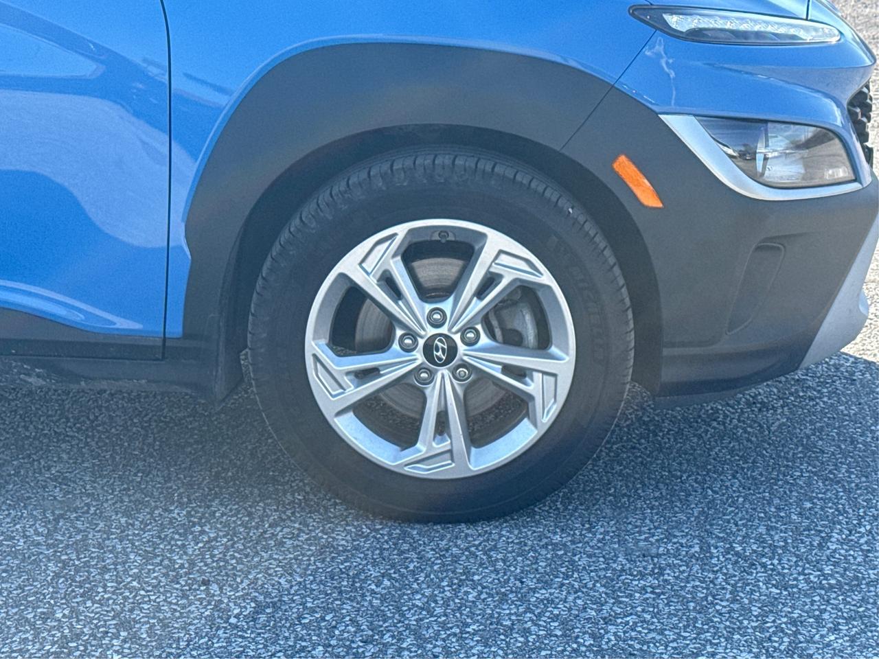 2022 Hyundai KONA AWD LEATHER LOADED WE FINANCE ALL CREDIT! Photo
