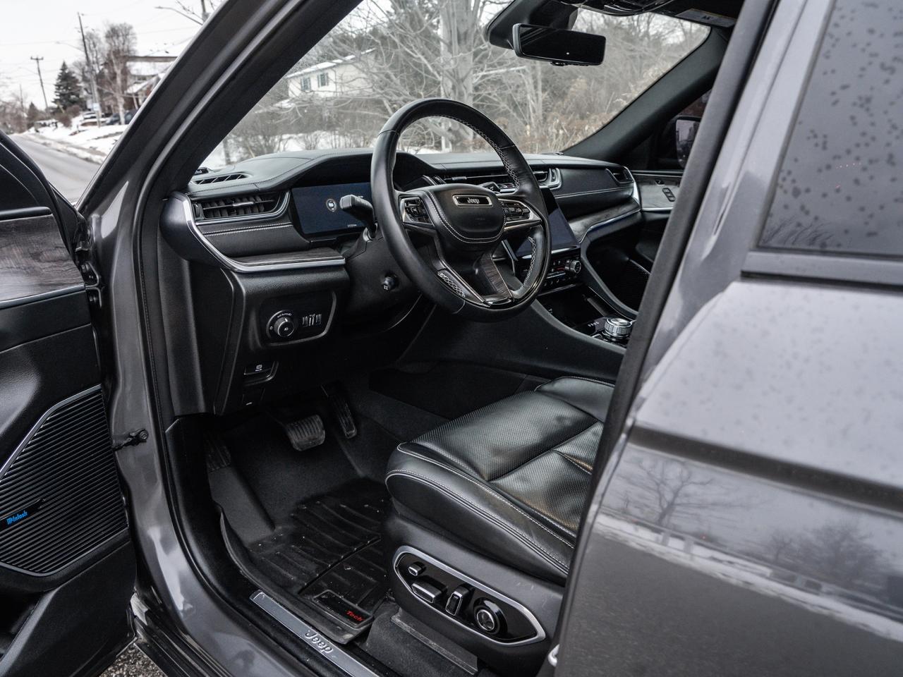 2023 Jeep Grand Cherokee OVERLAND  AIR RIDE SUSPENSION  PANO ROOF  NAV Photo