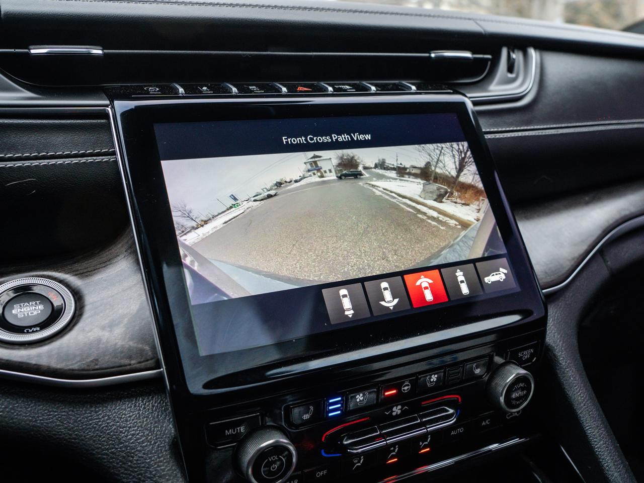 2023 Jeep Grand Cherokee OVERLAND  AIR RIDE SUSPENSION  PANO ROOF  NAV Photo