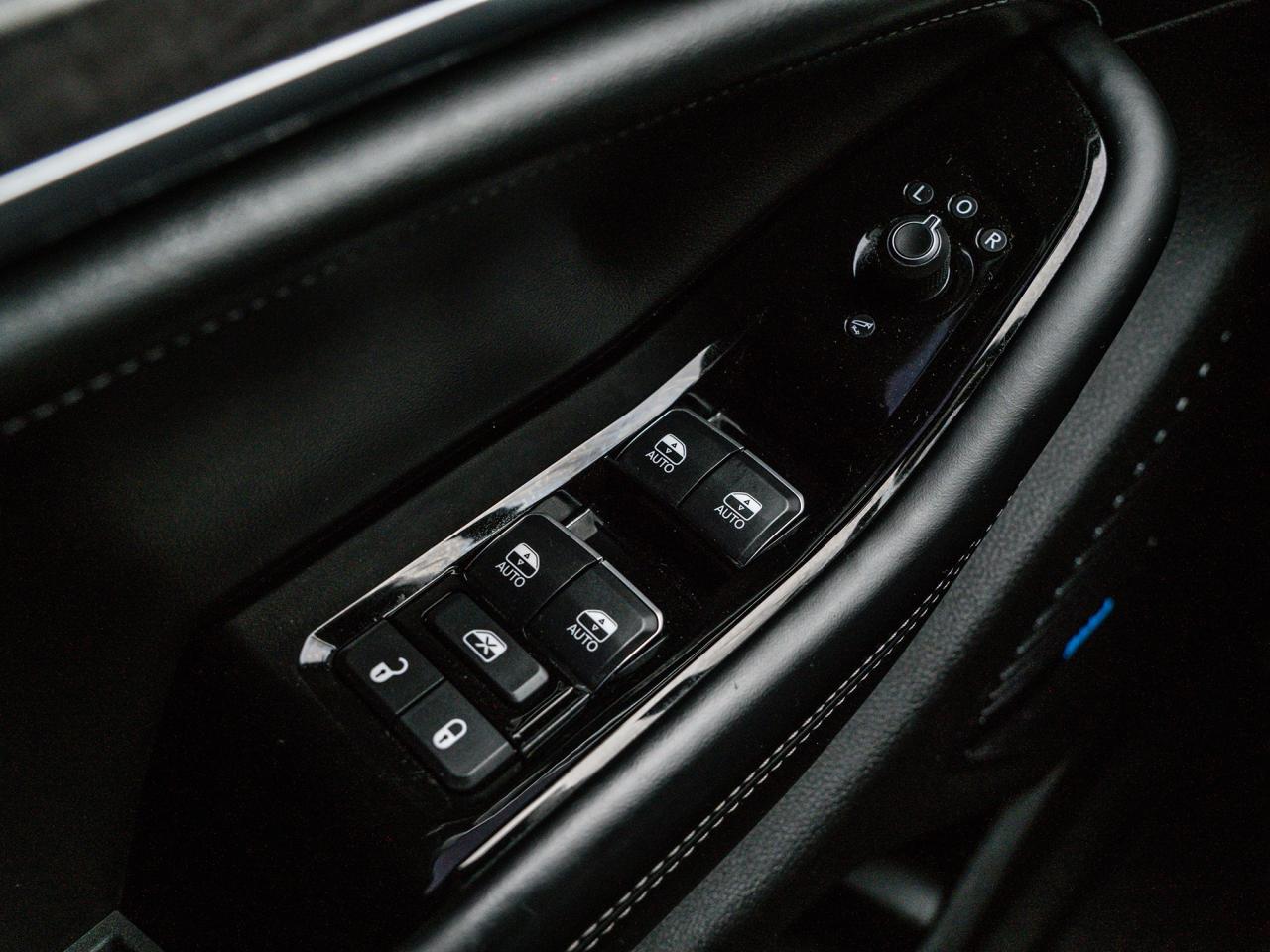 2023 Jeep Grand Cherokee OVERLAND  AIR RIDE SUSPENSION  PANO ROOF  NAV Photo