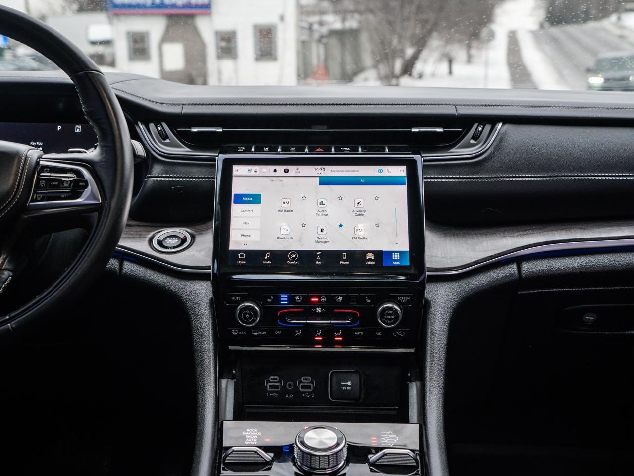 2023 Jeep Grand Cherokee OVERLAND  AIR RIDE SUSPENSION  PANO ROOF  NAV Photo