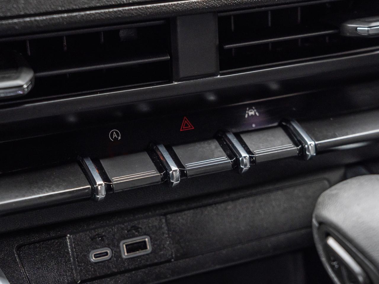 2024 Chevrolet Colorado TRAIL BOSS 4WD  HEATED SEATS  SIDE STEPS Photo