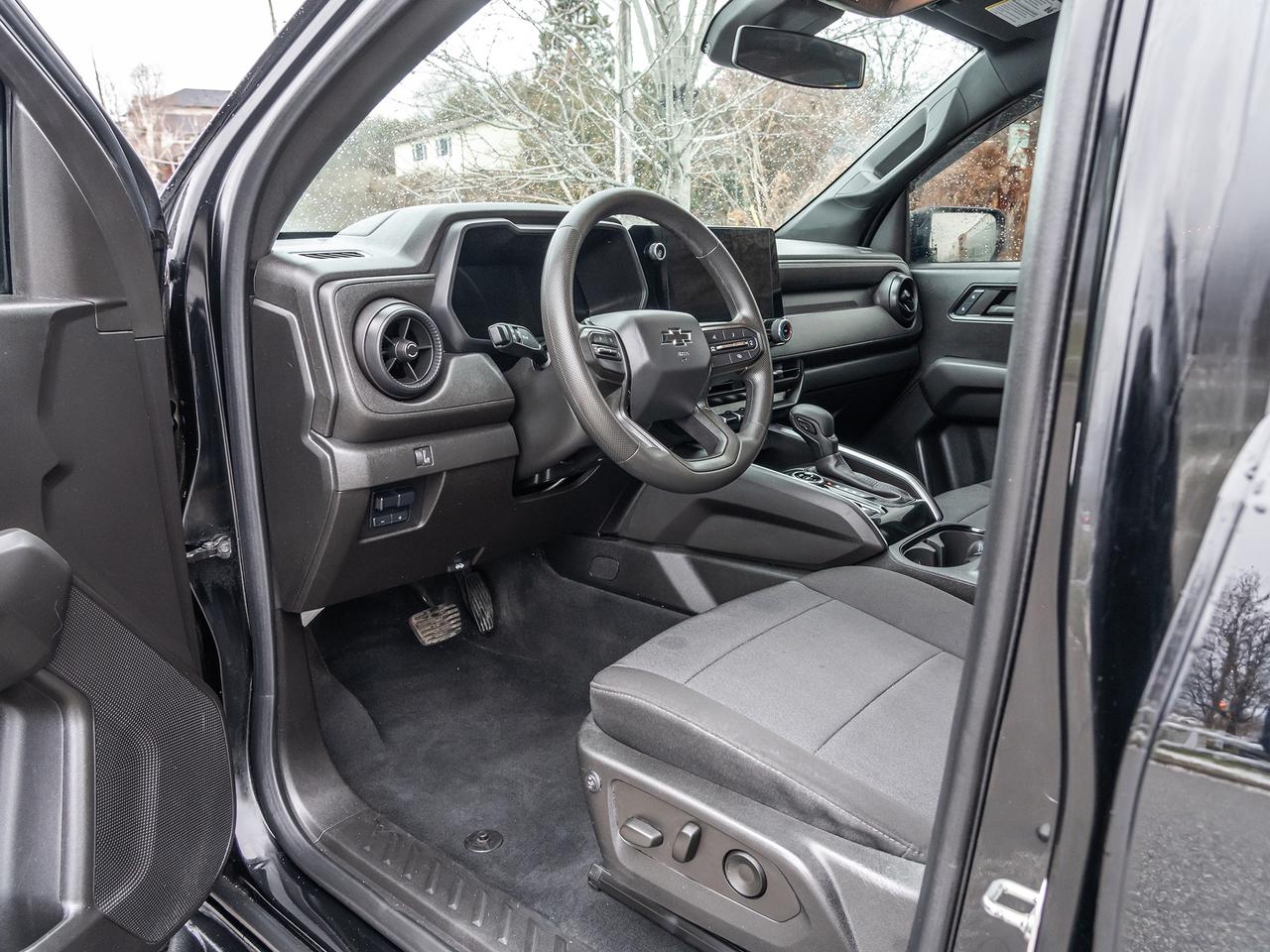 2024 Chevrolet Colorado TRAIL BOSS 4WD  HEATED SEATS  SIDE STEPS Photo